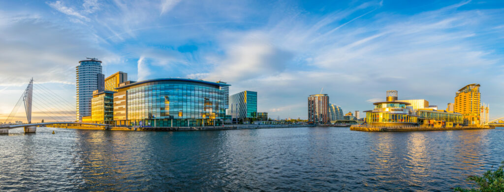 View of the Lowry theater and the mediacity UK in Manchester, En